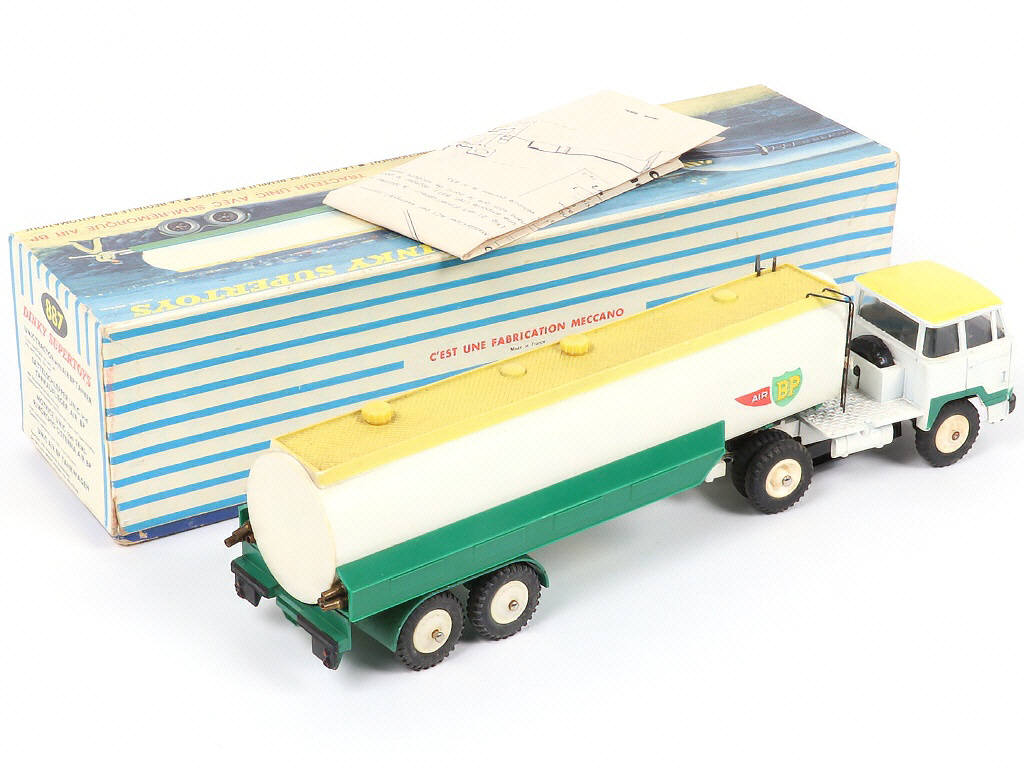 Lot 299 - DINKY TOYS (FRANCE) (1)