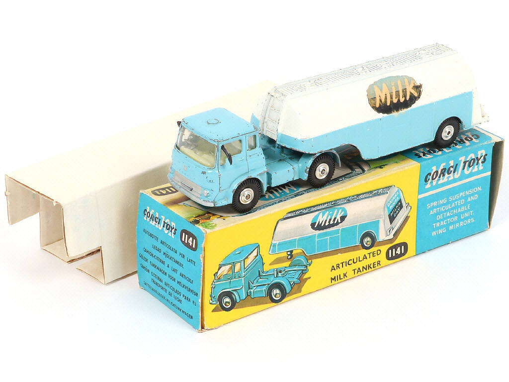 Lot 100 - CORGI TOYS (GB) (1)