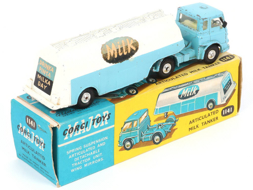 Lot 100 - CORGI TOYS (GB) (1)