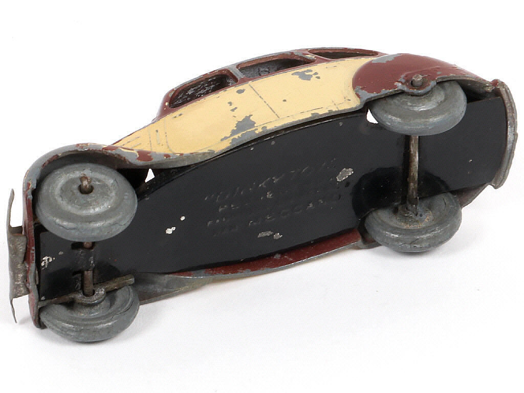 Lot 234 - DINKY TOYS (FRANCE) (1)