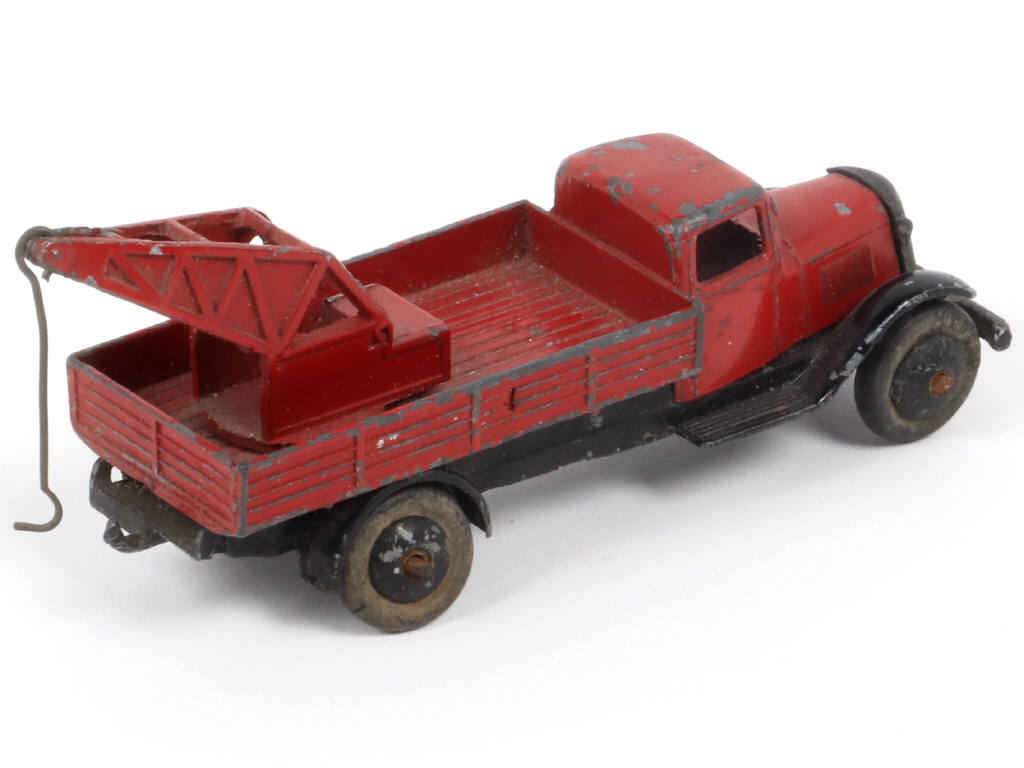 Lot 242 - DINKY TOYS (FRANCE) (1)