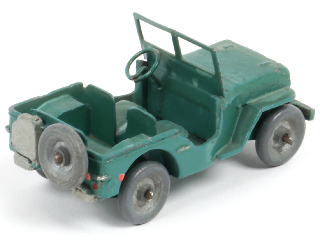 Lot 235 - DINKY TOYS (FRANCE) (1)