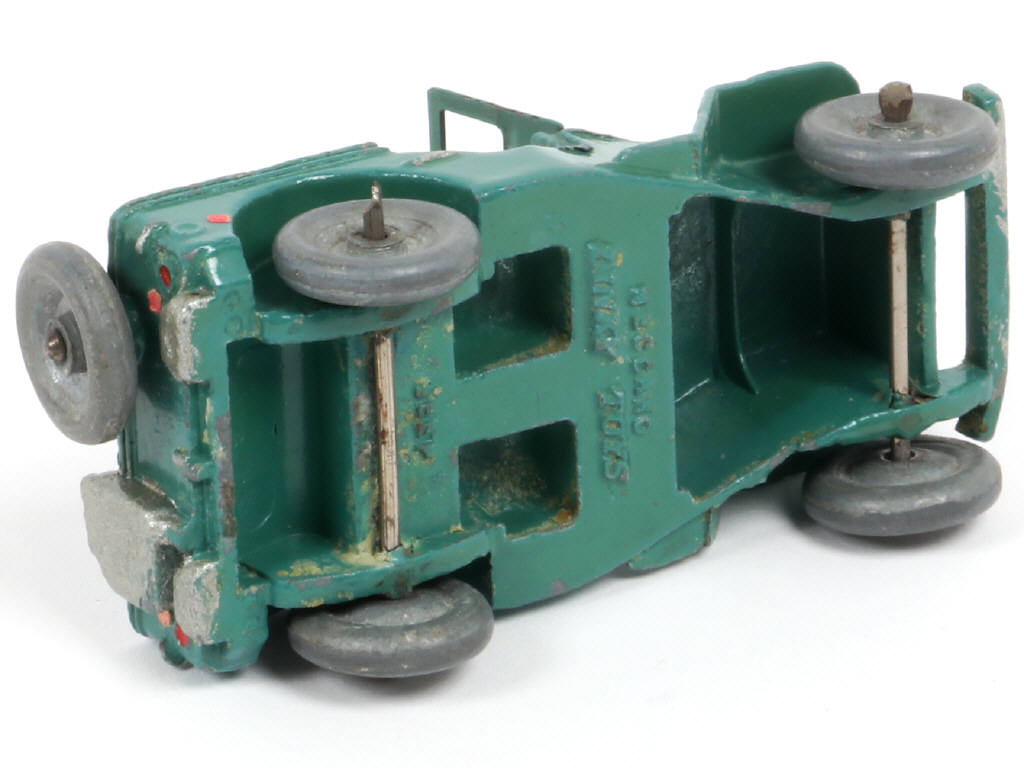 Lot 235 - DINKY TOYS (FRANCE) (1)