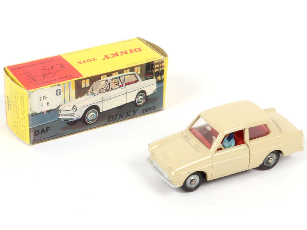 Lot 245 - DINKY TOYS (FRANCE) (1)