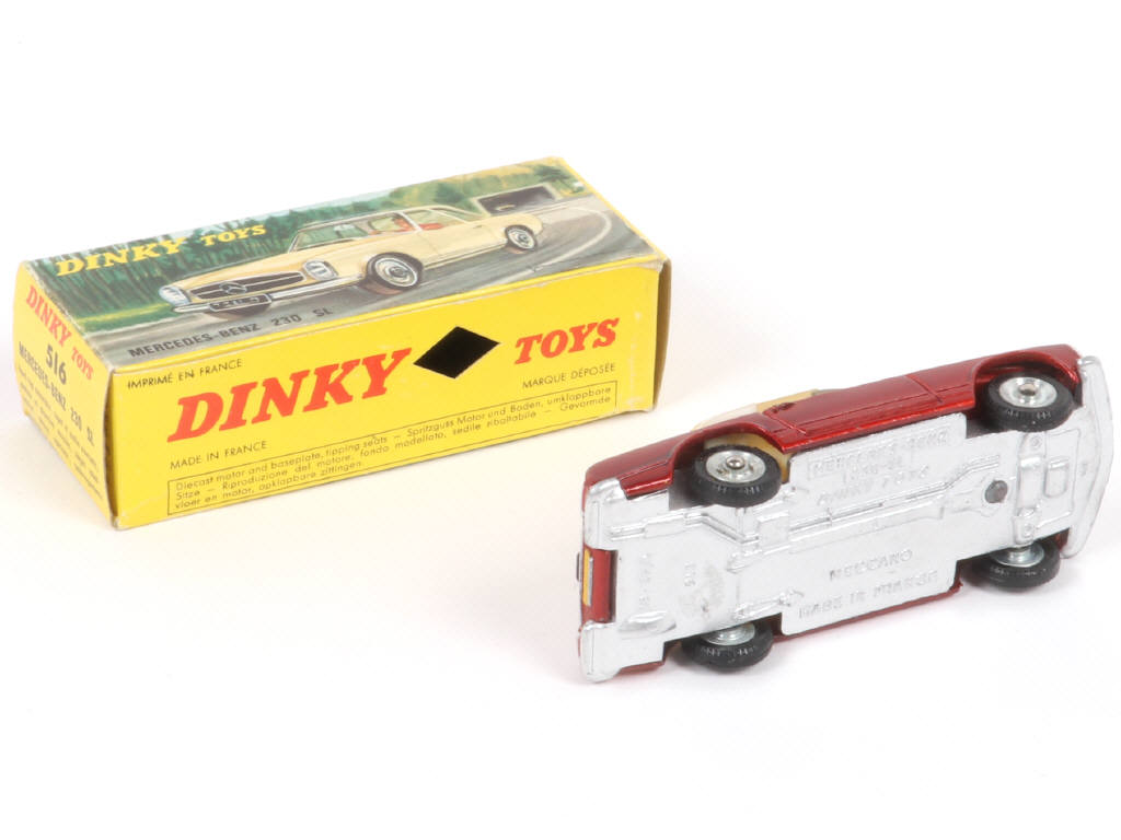 Lot 247 - DINKY TOYS (FRANCE) (1)