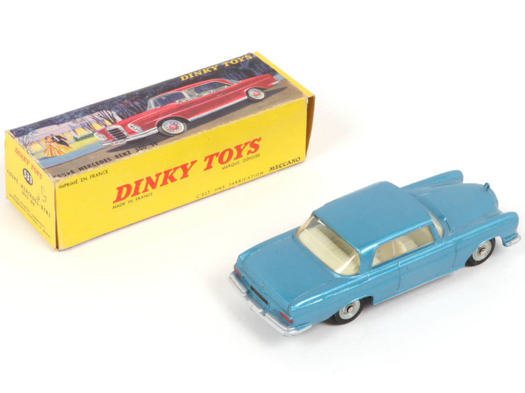 Lot 248 - DINKY TOYS (FRANCE) (1)