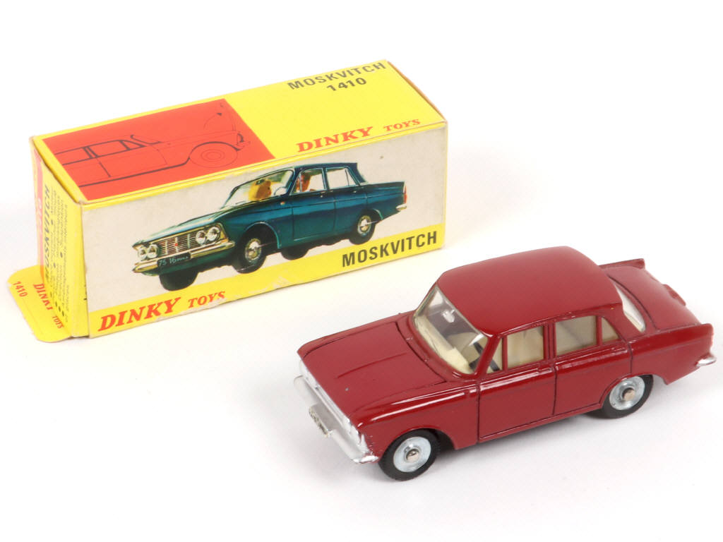 Lot 220 - DINKY TOYS (FRANCE) (1)