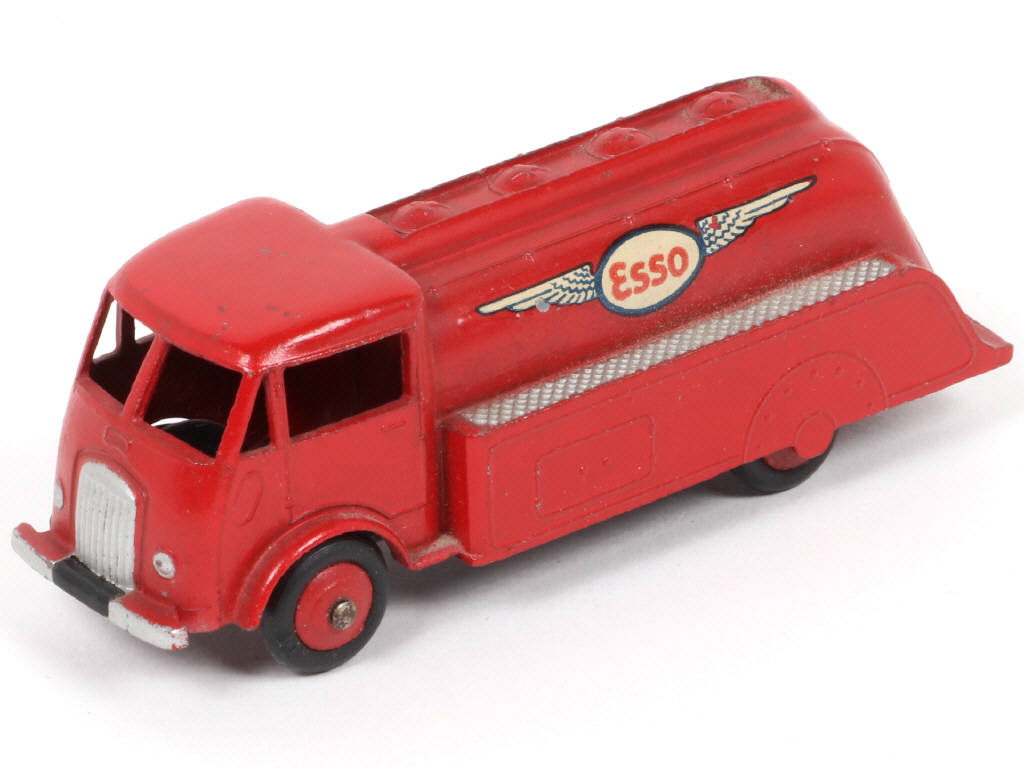 Lot 239 - DINKY TOYS (FRANCE) (1)