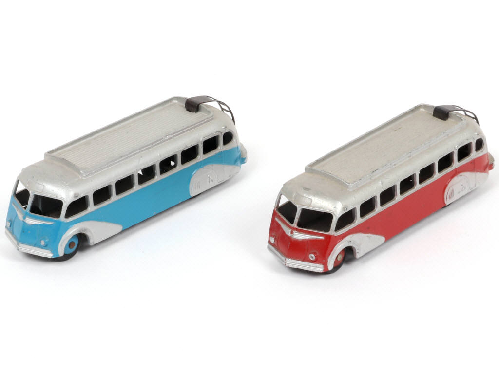 Lot 252 - DINKY TOYS (FRANCE) (2)