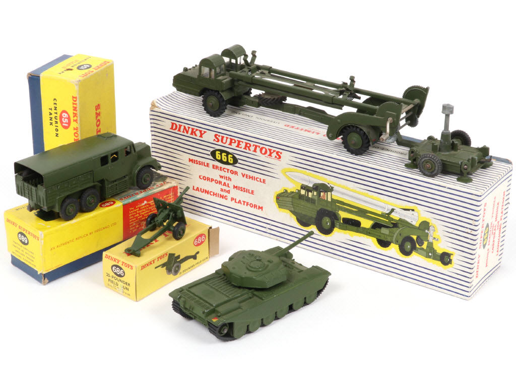 Lot 211 - DINKY TOYS (GB) (4)