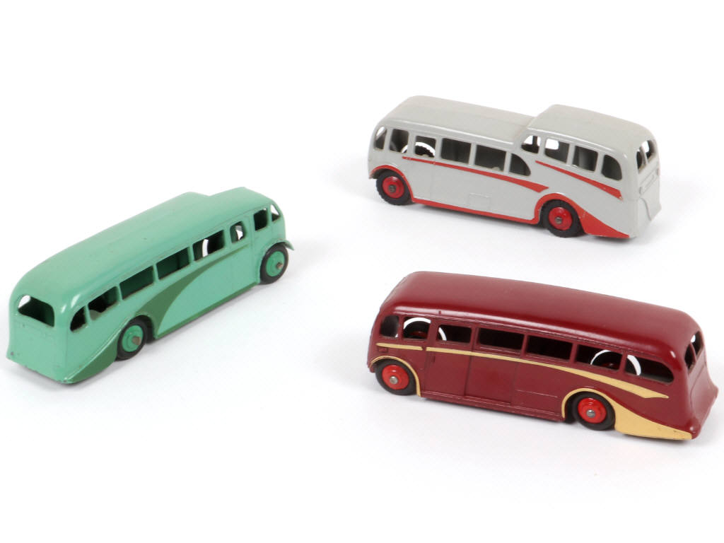 Lot 202 - DINKY TOYS (GB) (3)