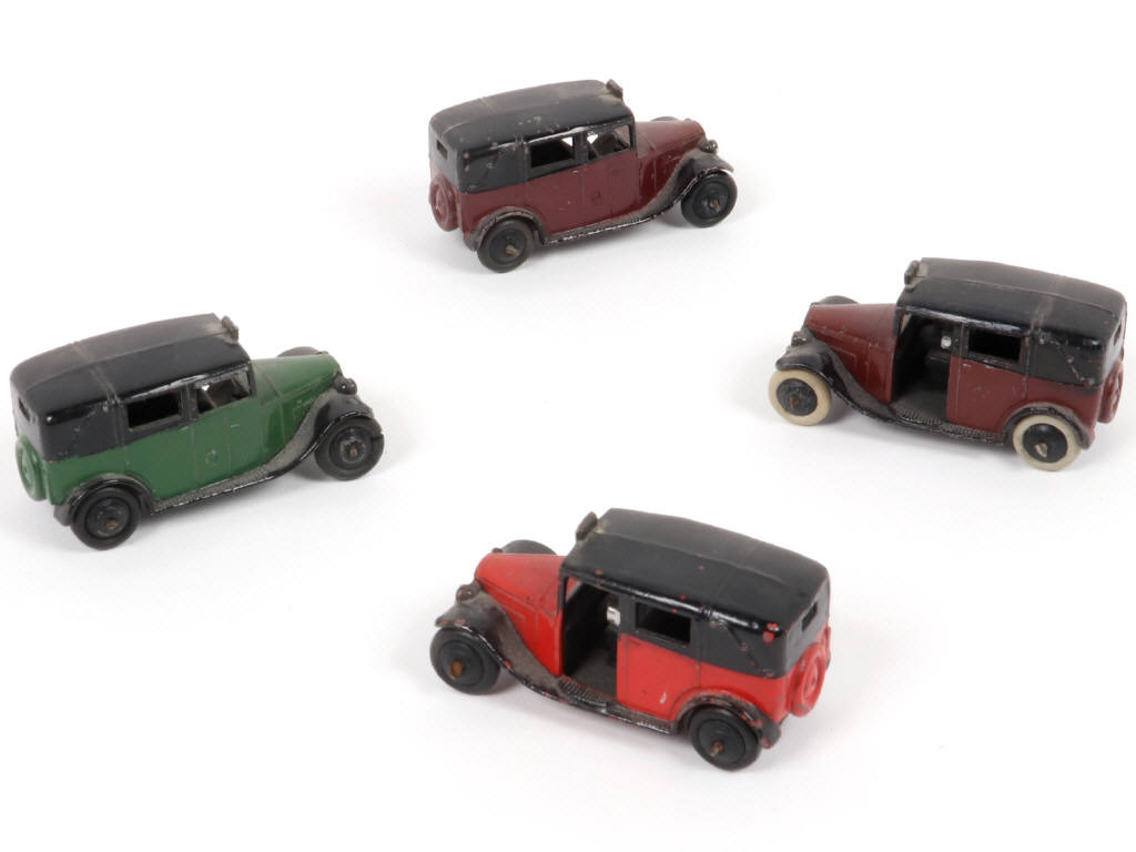 Lot 213 - DINKY TOYS (GB) (4)