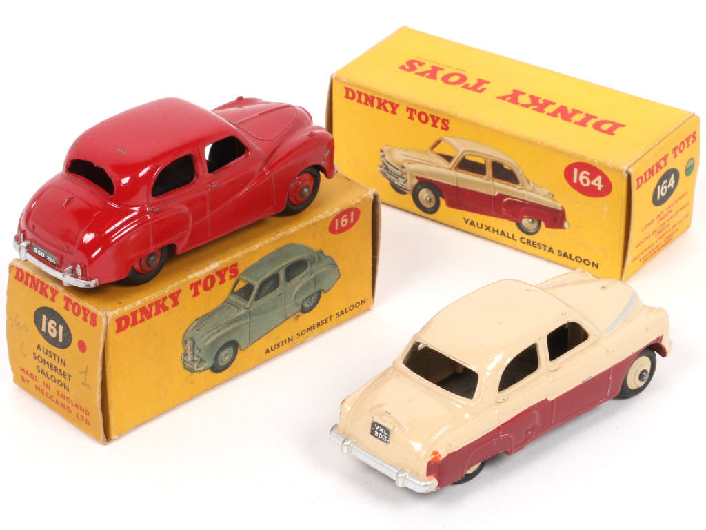 Lot 199 - DINKY TOYS (GB) (2)