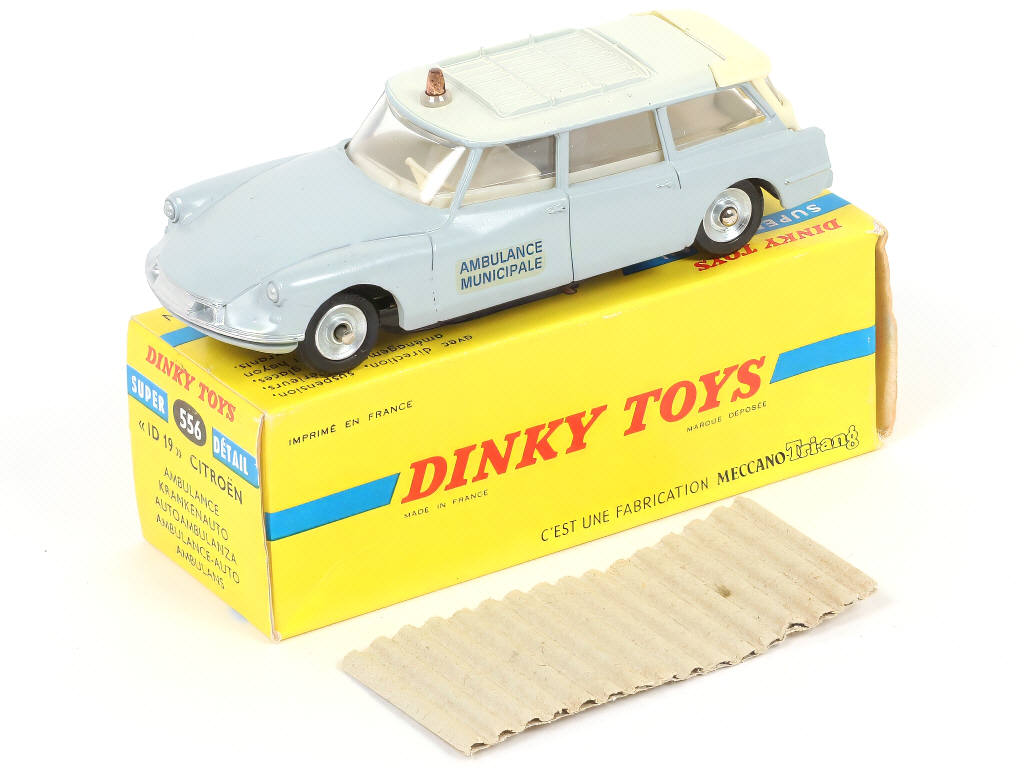 Lot 433 - DINKY TOYS (FRANCE) (1)
