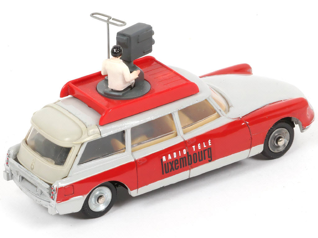 Lot 406 - DINKY TOYS (FRANCE) (1)