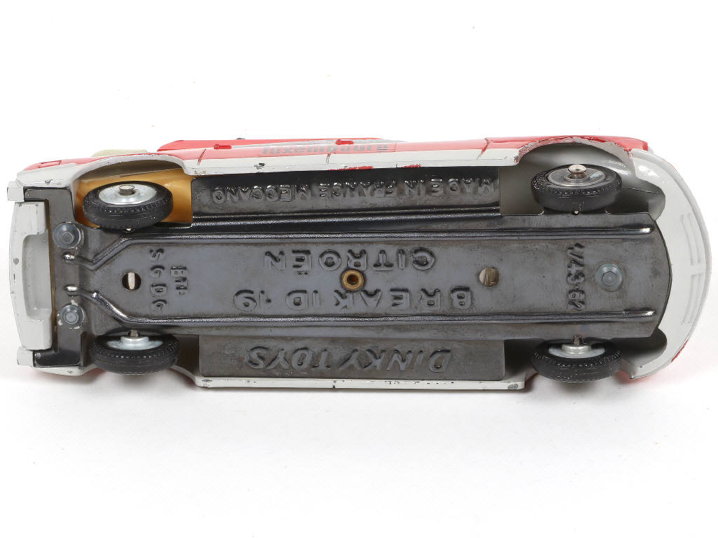 Lot 406 - DINKY TOYS (FRANCE) (1)