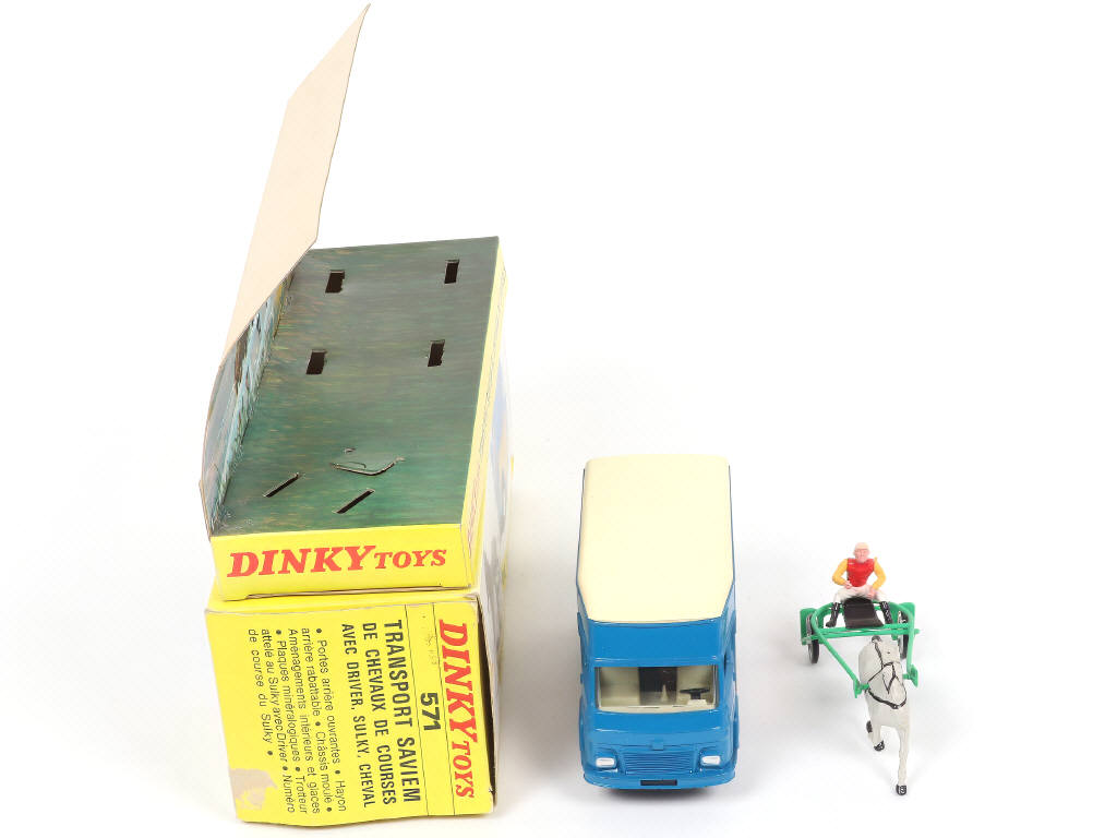 Lot 446 - DINKY TOYS (FRANCE) (1)