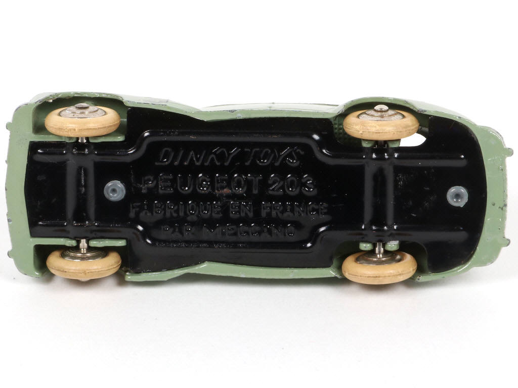 Lot 403 - DINKY TOYS (FRANCE) (1)