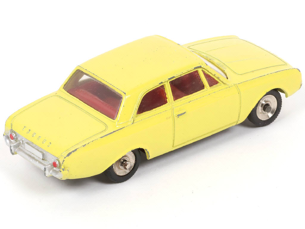 Lot 388 - DINKY TOYS (FRANCE) Série POCH (1)