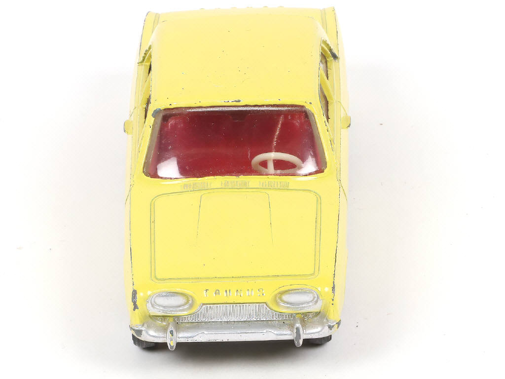 Lot 388 - DINKY TOYS (FRANCE) Série POCH (1)