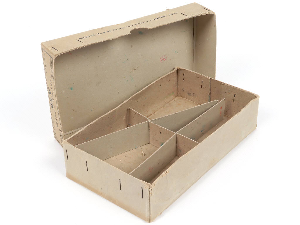 Lot 423 - DINKY TOYS (FRANCE) (1)