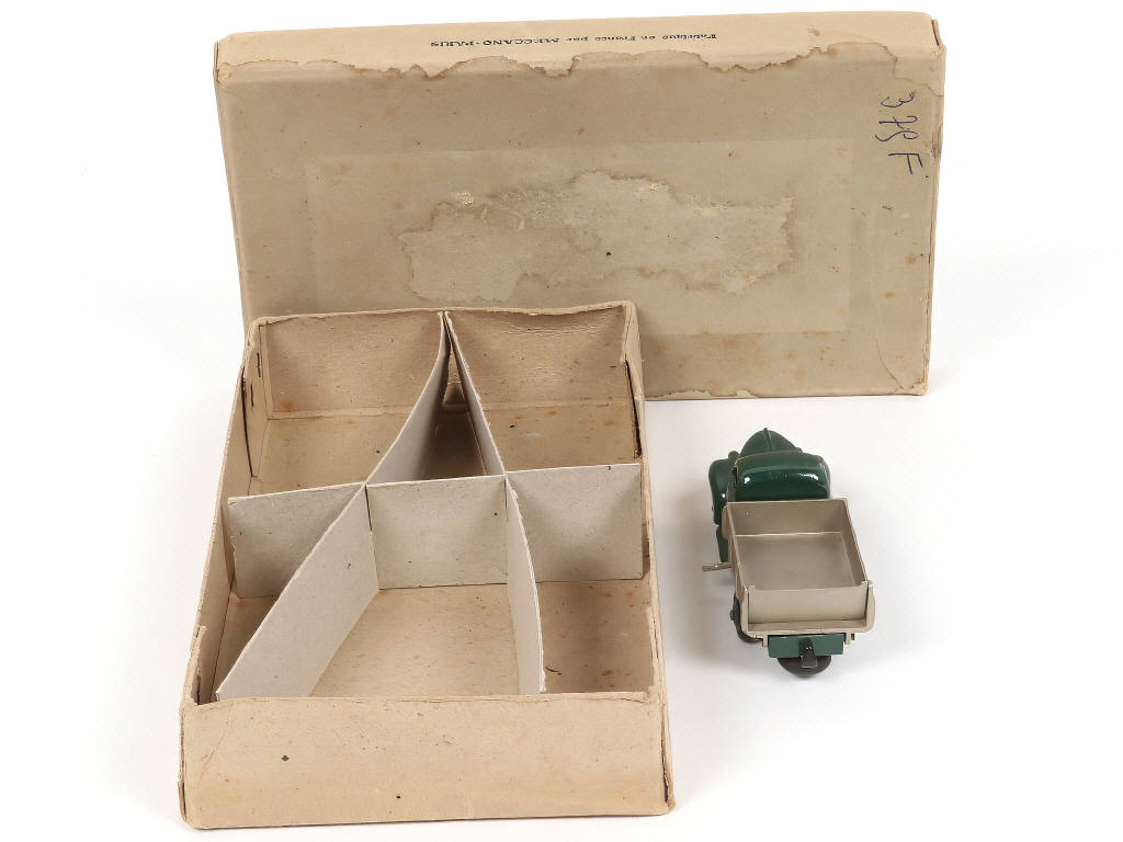 Lot 425 - DINKY TOYS (FRANCE) (2)