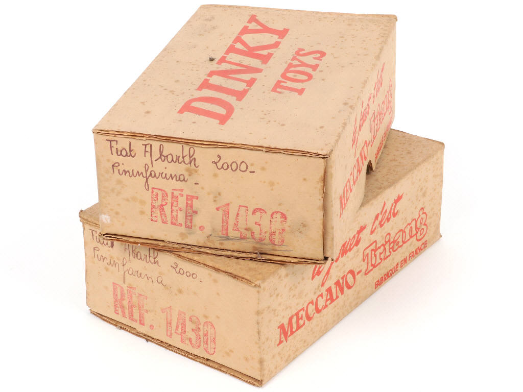 Lot 424 - DINKY TOYS (FRANCE) (2)