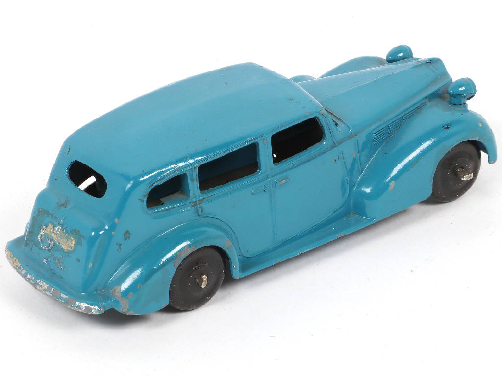 Lot 401 - DINKY TOYS (FRANCE) (1)