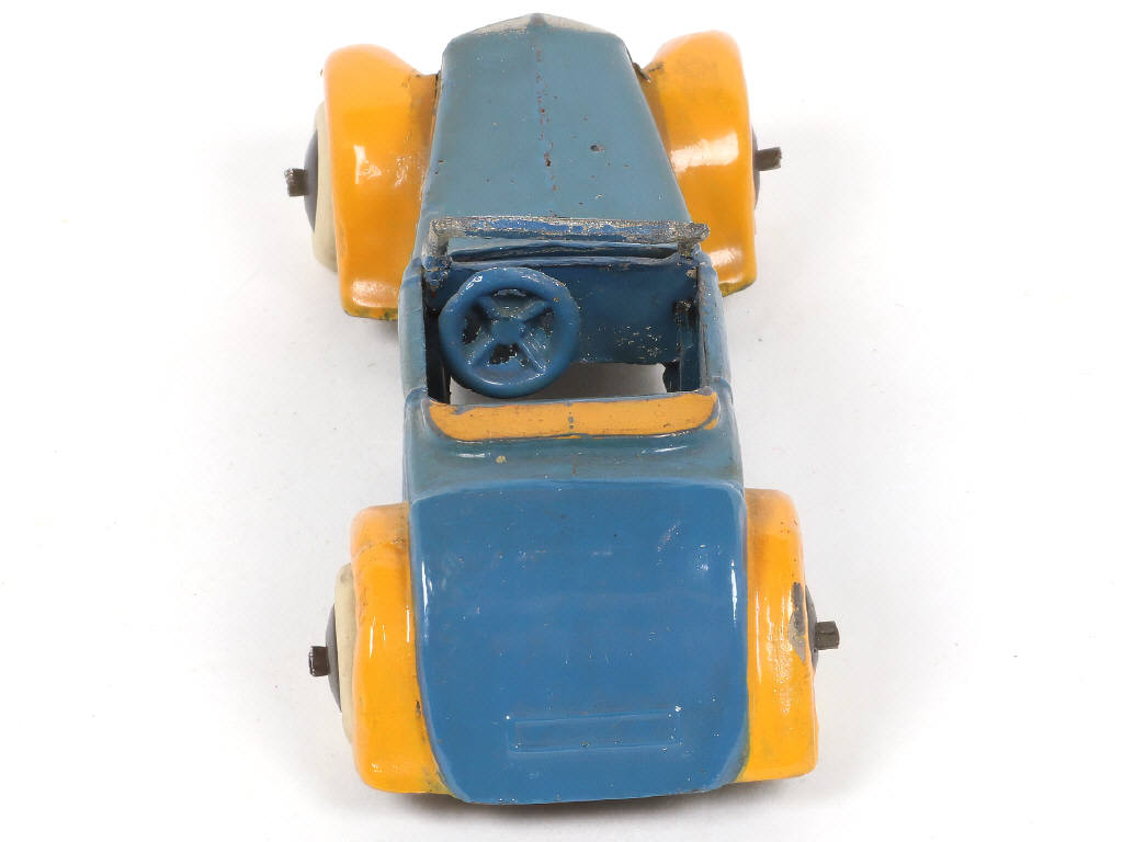 Lot 397 - DINKY TOYS (FRANCE) (1)