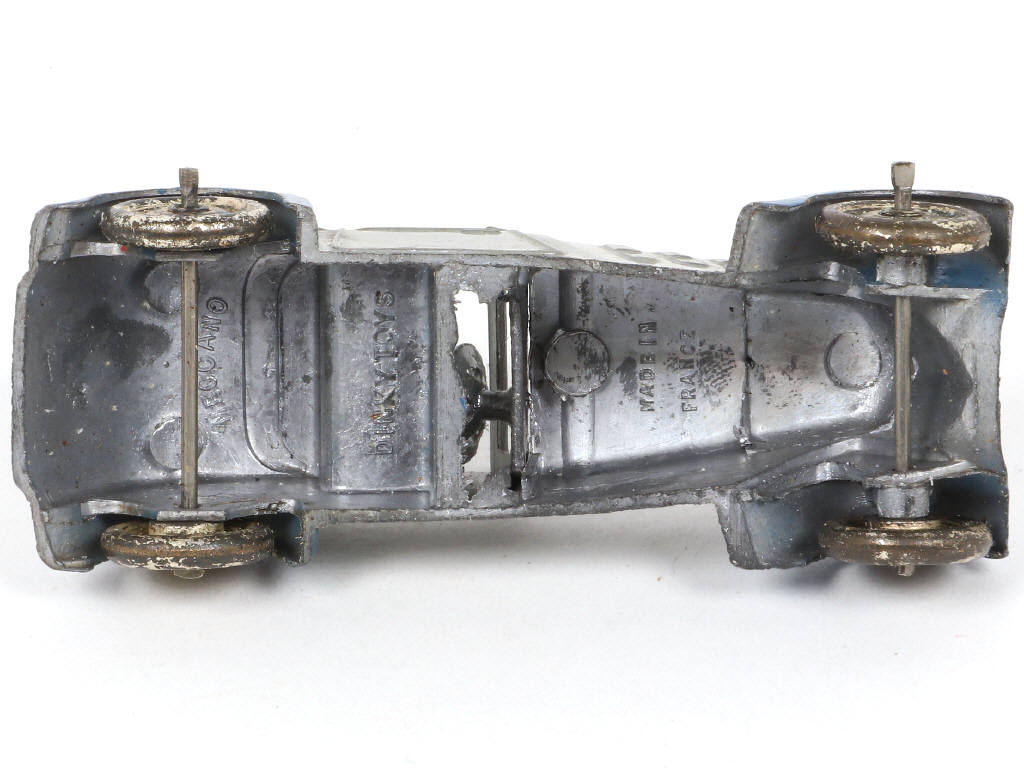 Lot 396 - DINKY TOYS (FRANCE) (1)