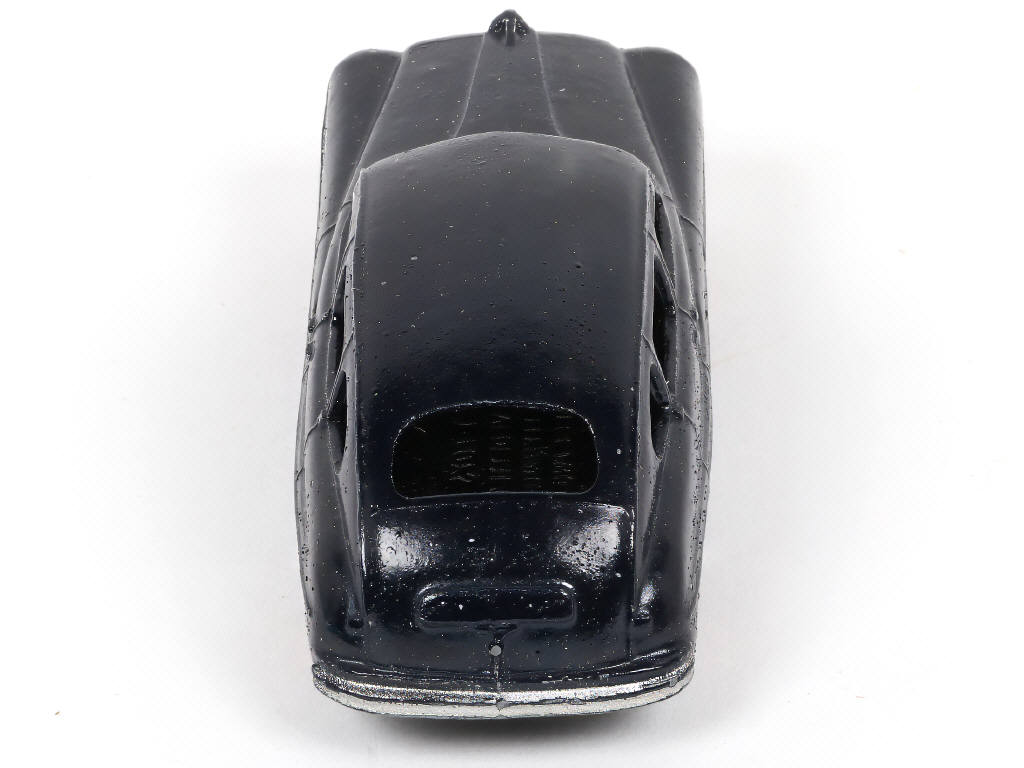 Lot 402 - DINKY TOYS (FRANCE) (1)