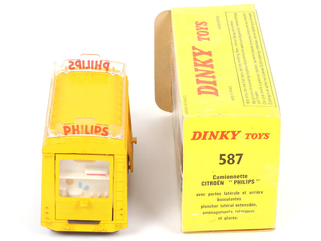 Lot 445 - DINKY TOYS (FRANCE) (1)