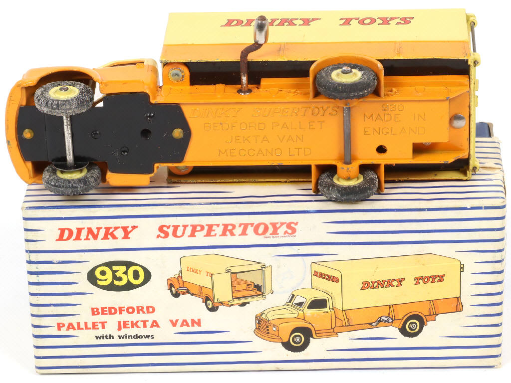 Lot 537 - DINKY TOYS (GB) (1)