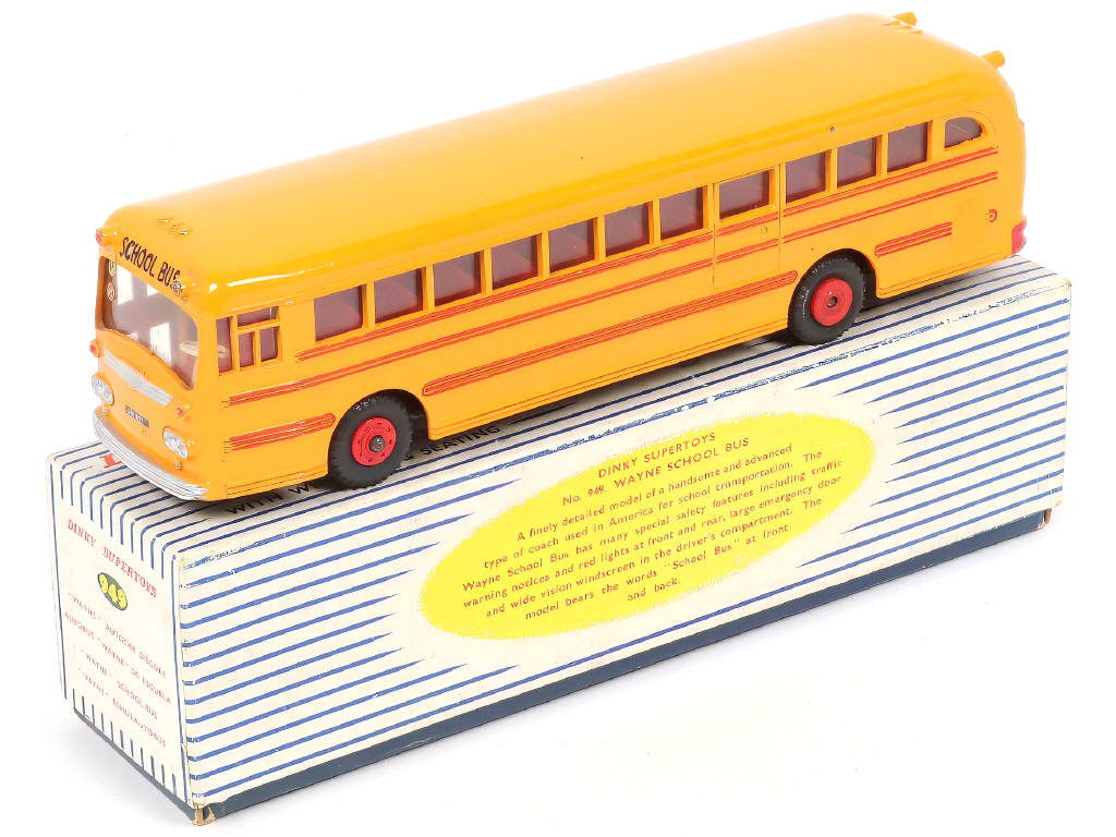 Lot 547 - DINKY TOYS (GB) (1)