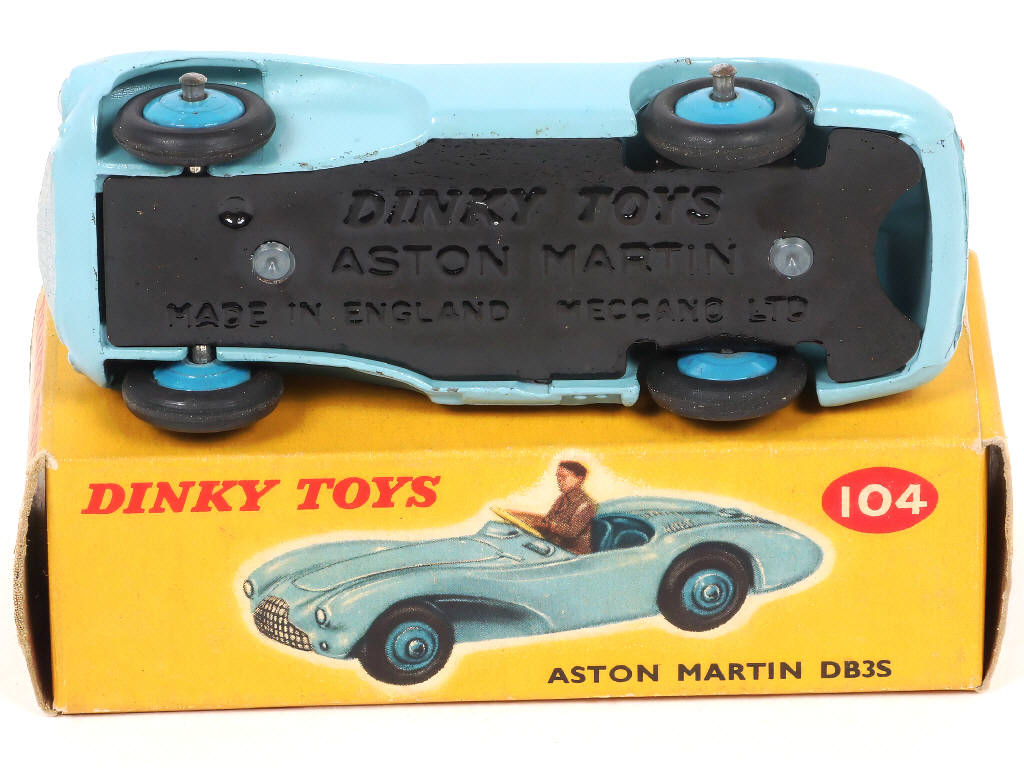 Lot 507 - DINKY TOYS (GB) (1)