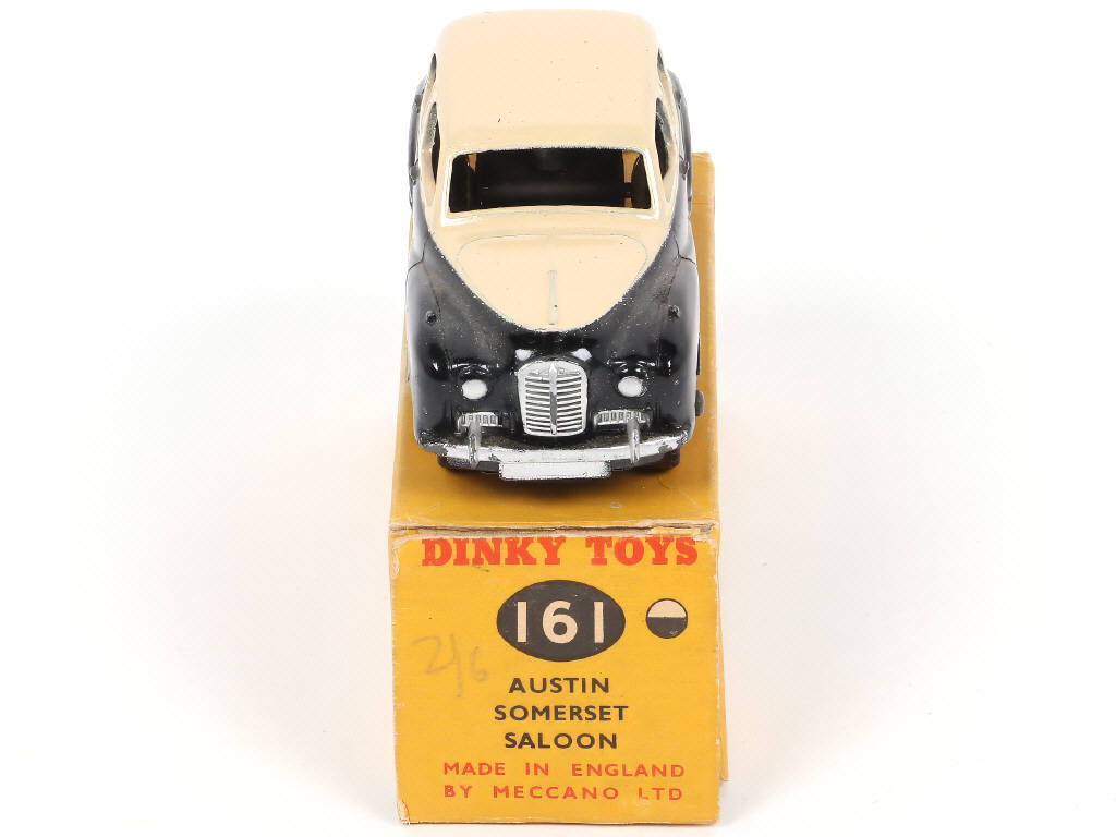 Lot 517 - DINKY TOYS (GB) (1)
