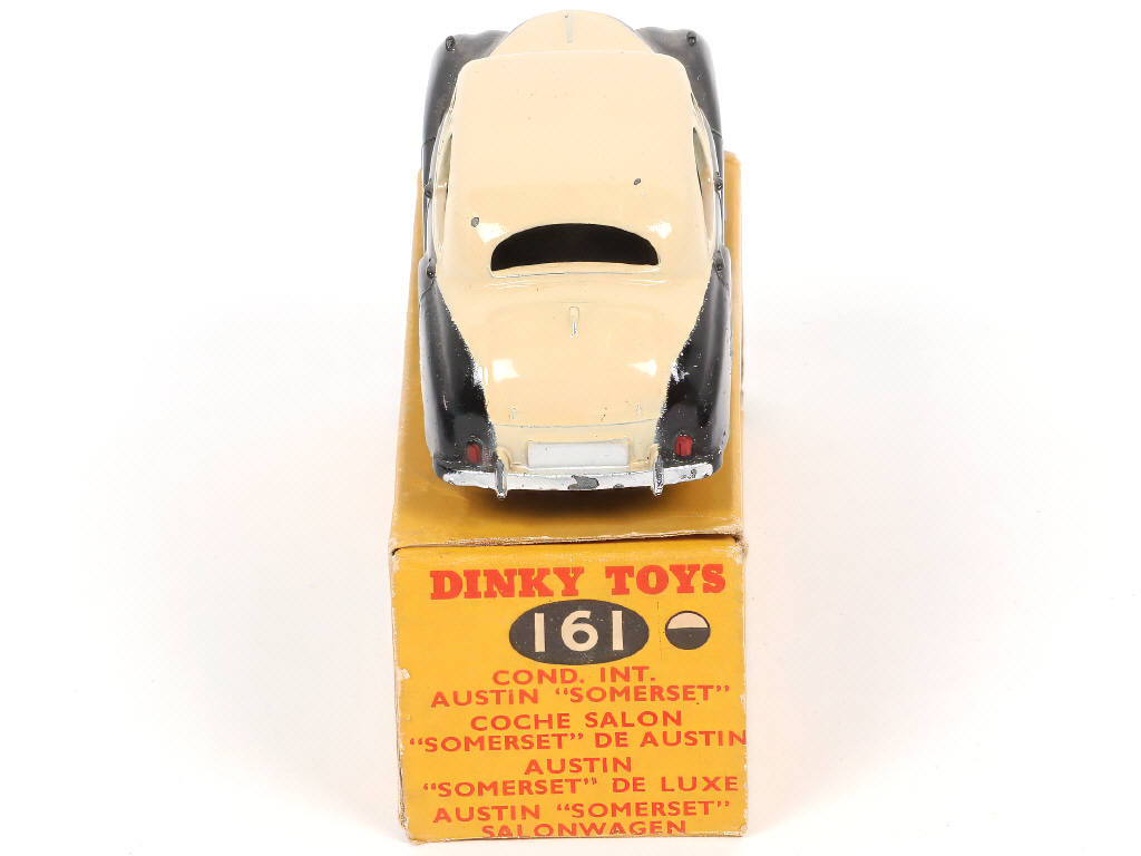 Lot 517 - DINKY TOYS (GB) (1)