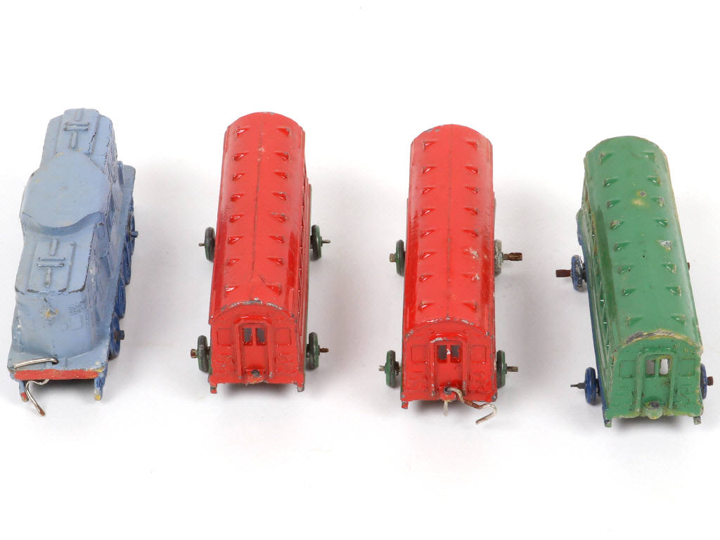 Lot 394 - DINKY TOYS (FRANCE) (1)