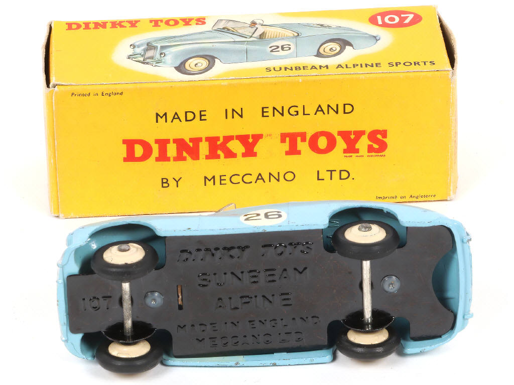 Lot 509 - DINKY TOYS (GB) (1)
