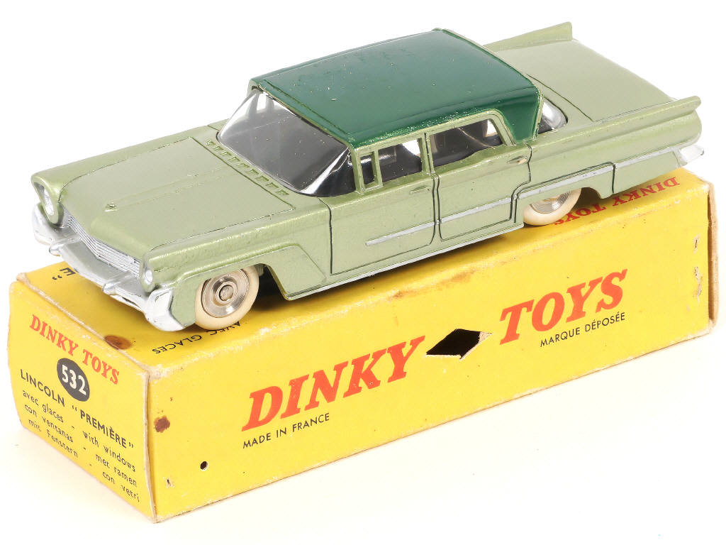 Lot 430 - DINKY TOYS (FRANCE) (1)