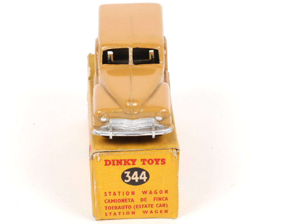 Lot 531 - DINKY TOYS (GB) (1)