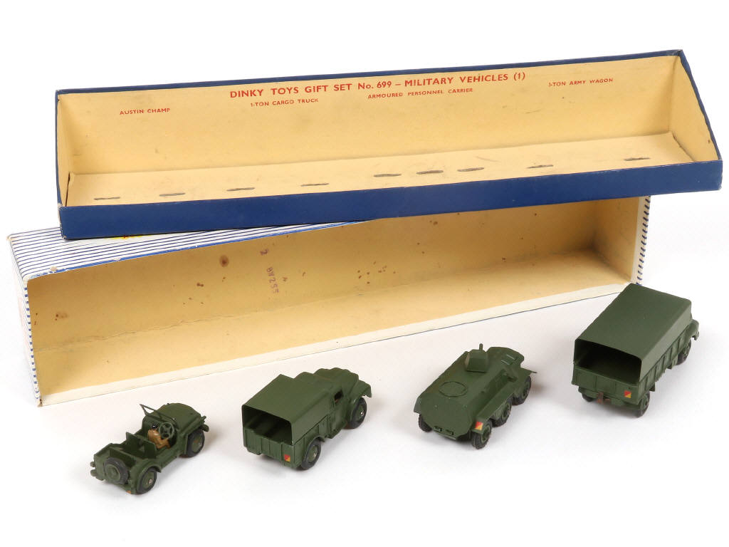 Lot 482 - DINKY TOYS (GB) (1)