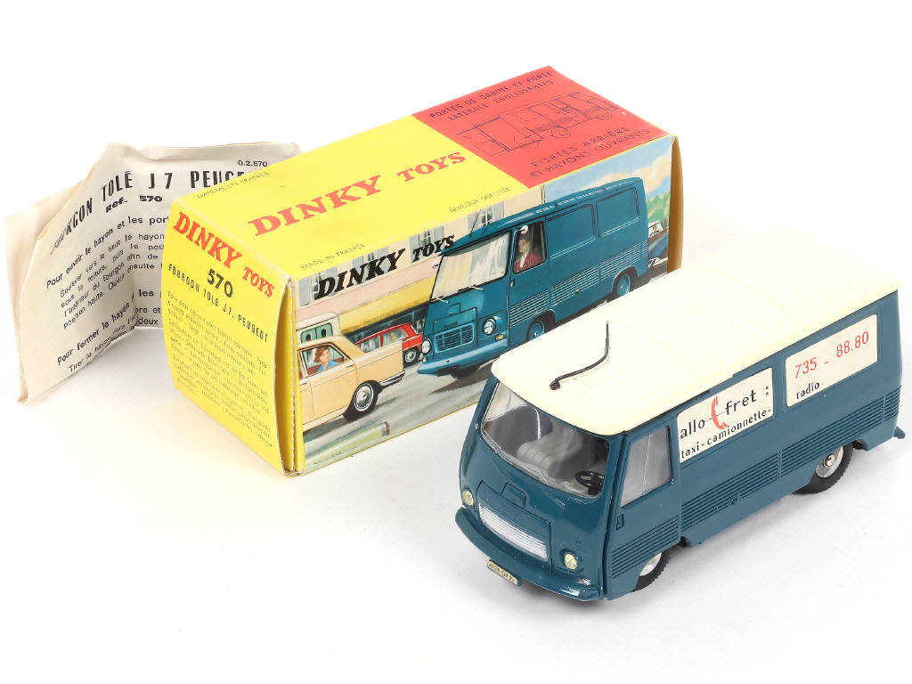 Lot 442 - DINKY TOYS (FRANCE) (1)