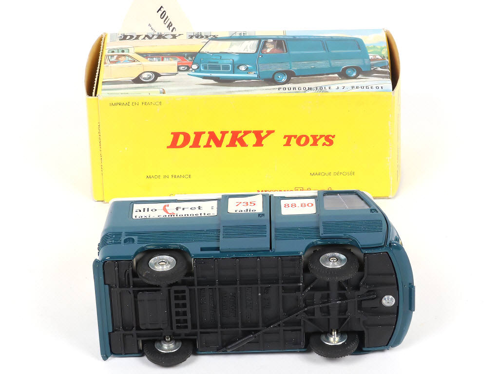 Lot 442 - DINKY TOYS (FRANCE) (1)