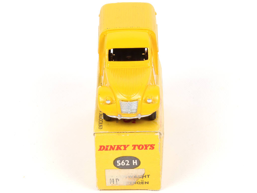 Lot 435 - DINKY TOYS (FRANCE) (1)