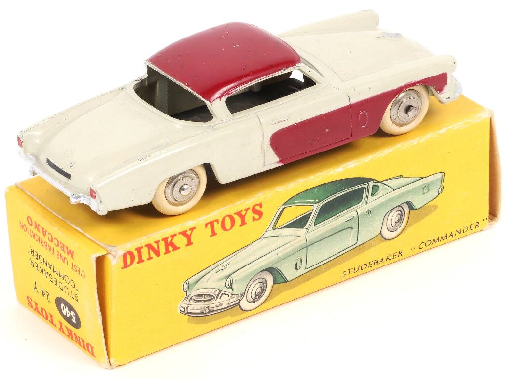 Lot 428 - DINKY TOYS (FRANCE) (1)