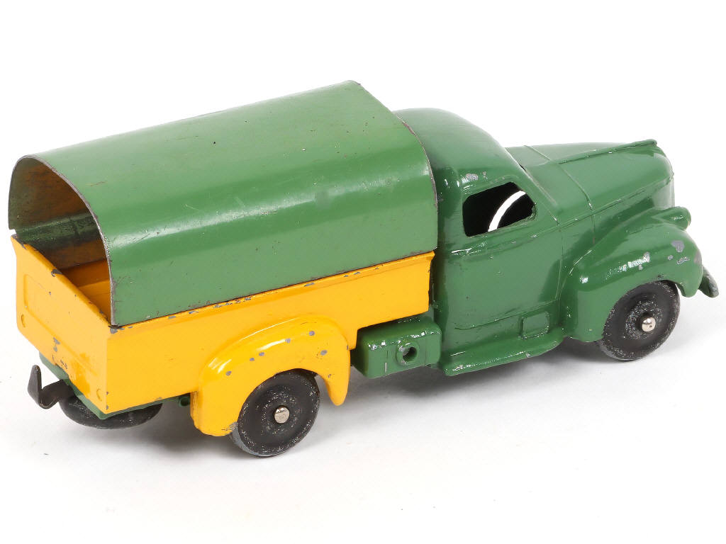 Lot 416 - DINKY TOYS (FRANCE) (1)