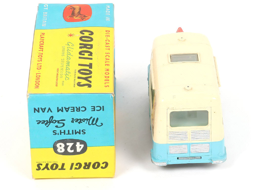 Lot 264 - CORGI TOYS (GB) (1)