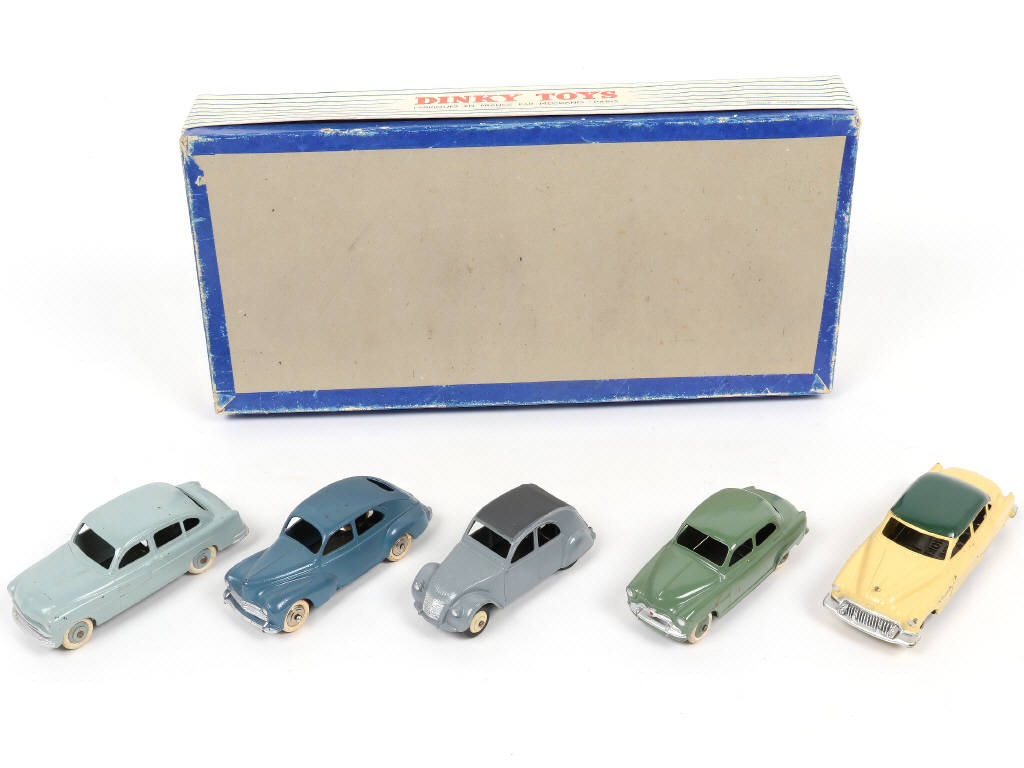 Lot 382 - DINKY TOYS (FRANCE) (1)