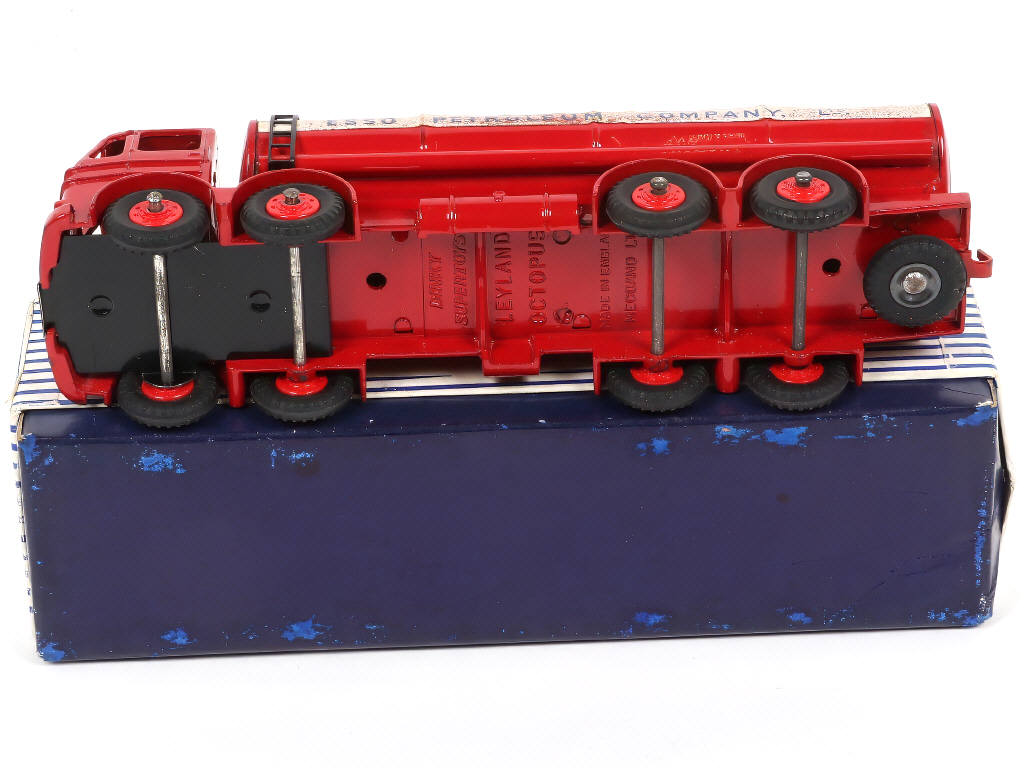 Lot 538 - DINKY TOYS (GB) (1)